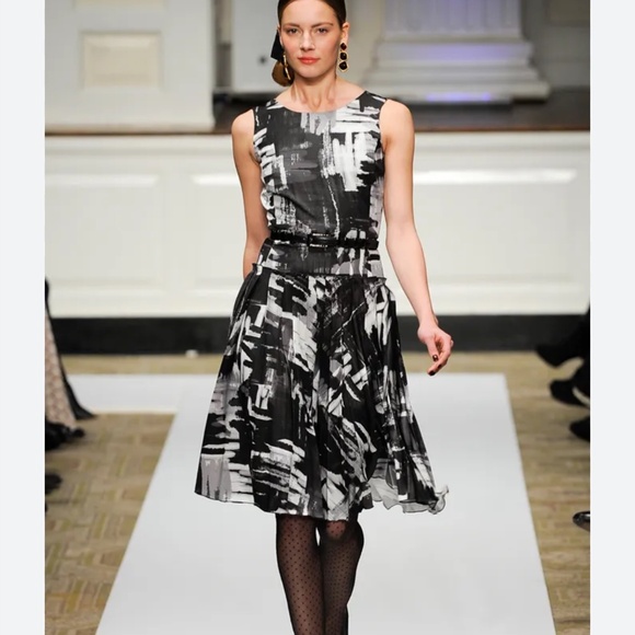 New Oscar de la Renta 2012 runway dress